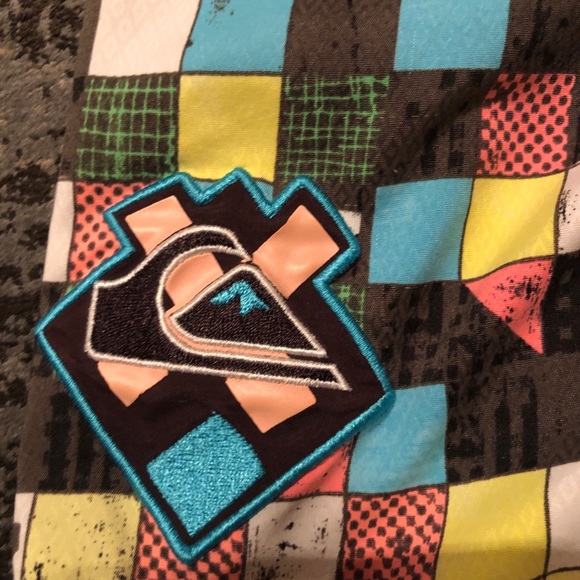 Quicksilver | Board Shorts | Size Medium - Picture 4 of 5